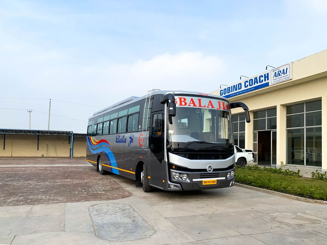 Gobind Coach Tourista, front three-quarter view outside the GOBIND COACH plant